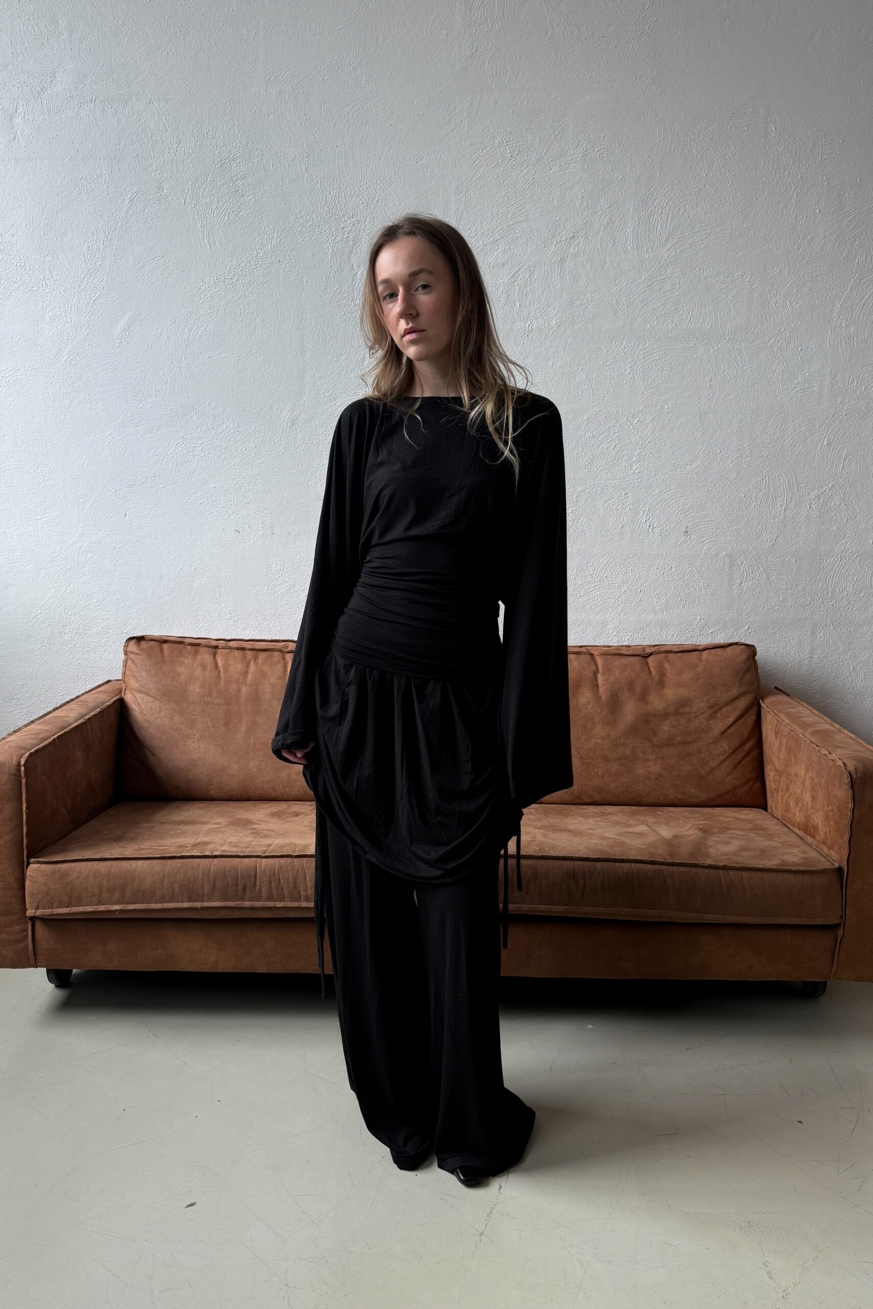 Essential 01 - Image 6