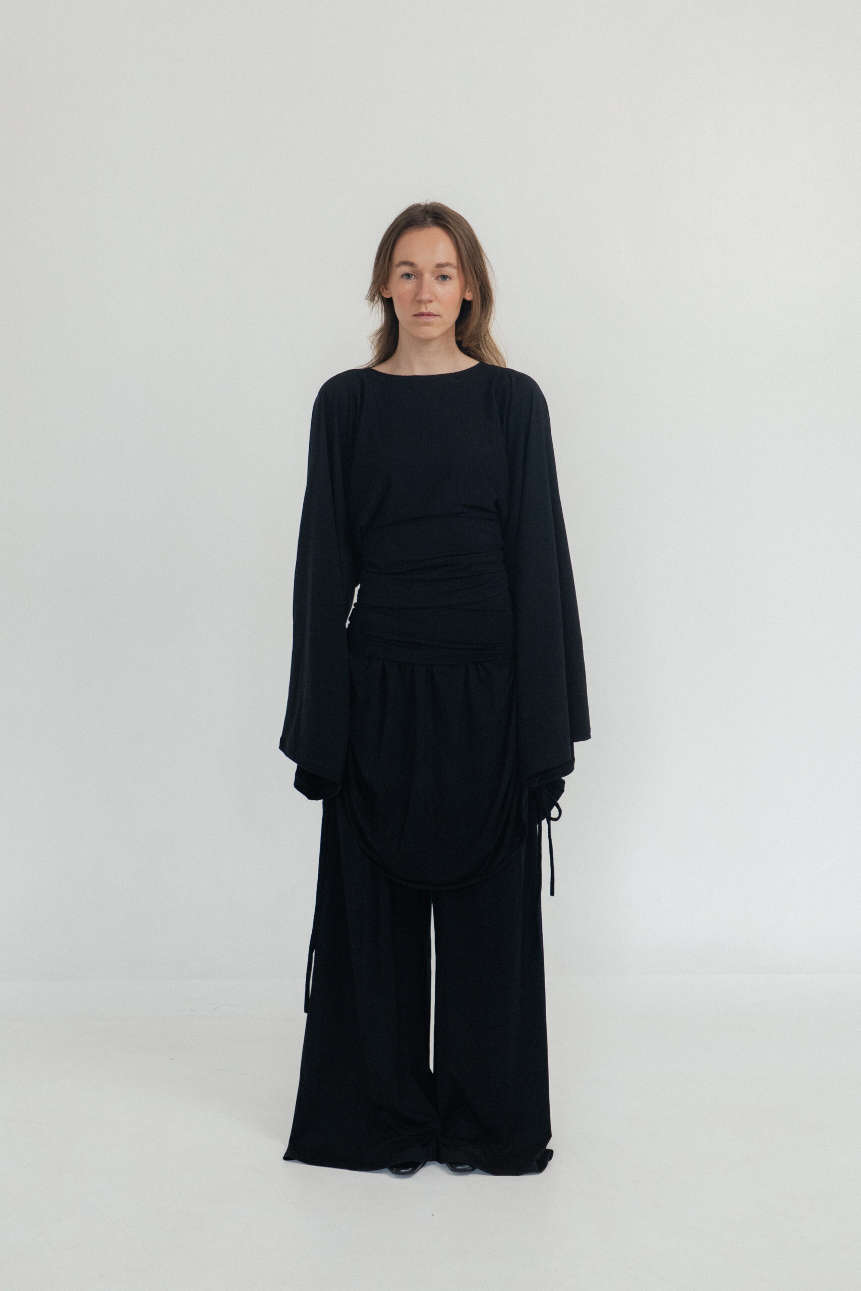 Essential 01 - Image 5