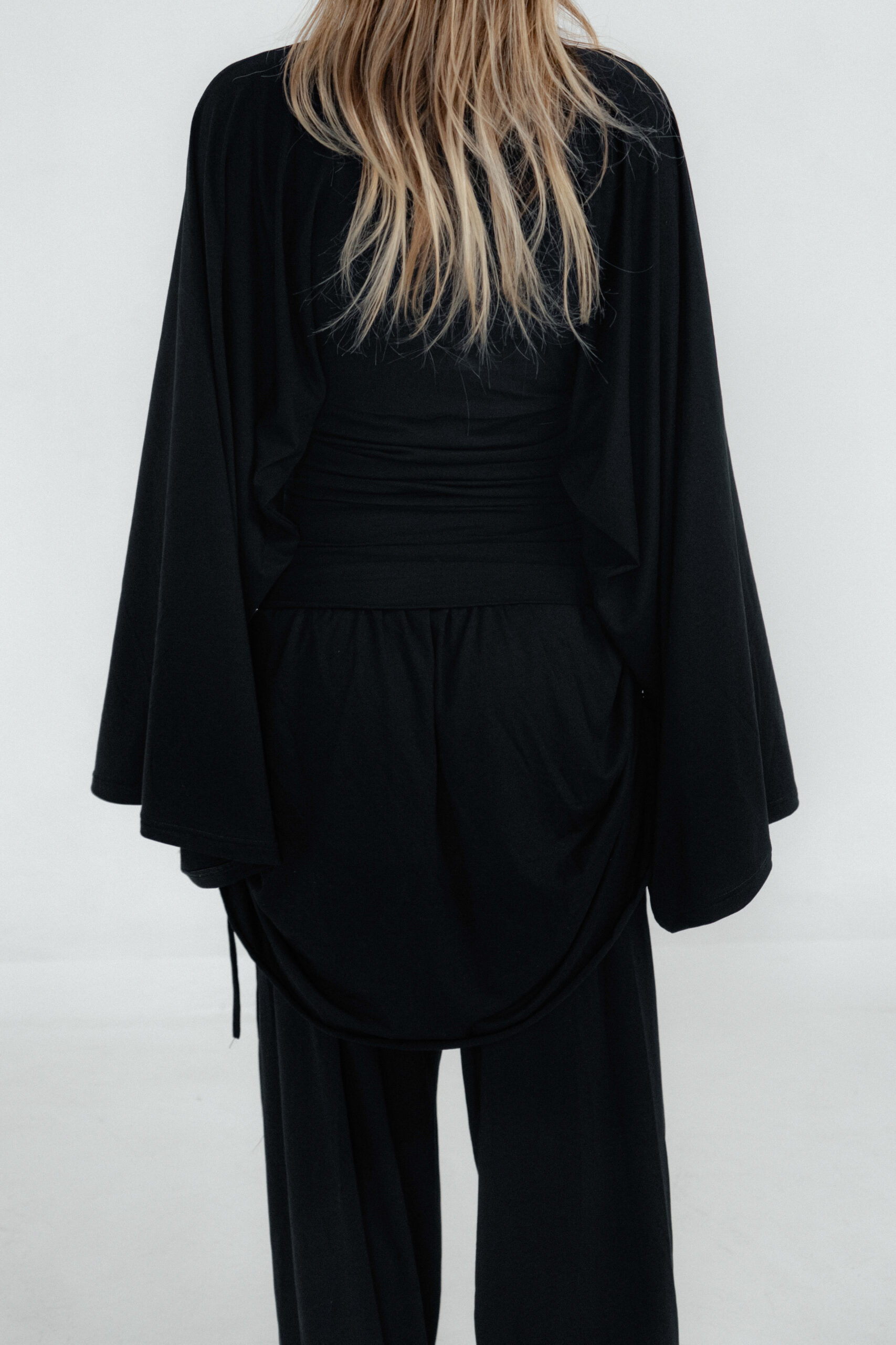 Essential 01 - Image 3